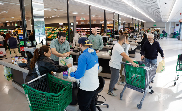 El nuevo Mercadona de Vilagarcía abre sus puertas en Valle-Inclán