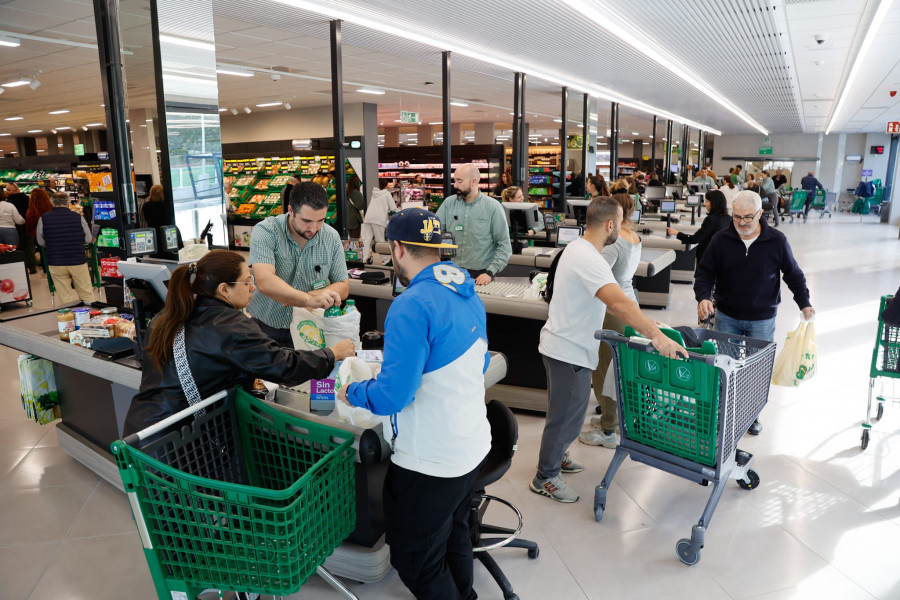 El nuevo Mercadona de Vilagarcía abre sus puertas en Valle-Inclán