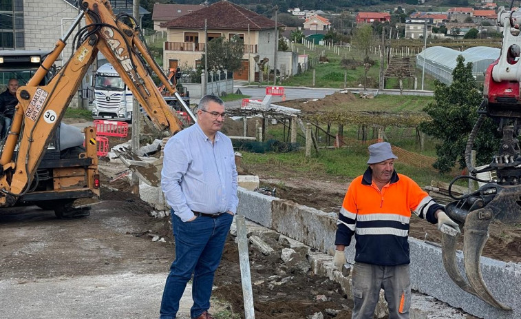 El Concello de Ribadumia amplía y mejora el camino de acceso a Outeiro y Puxafeita