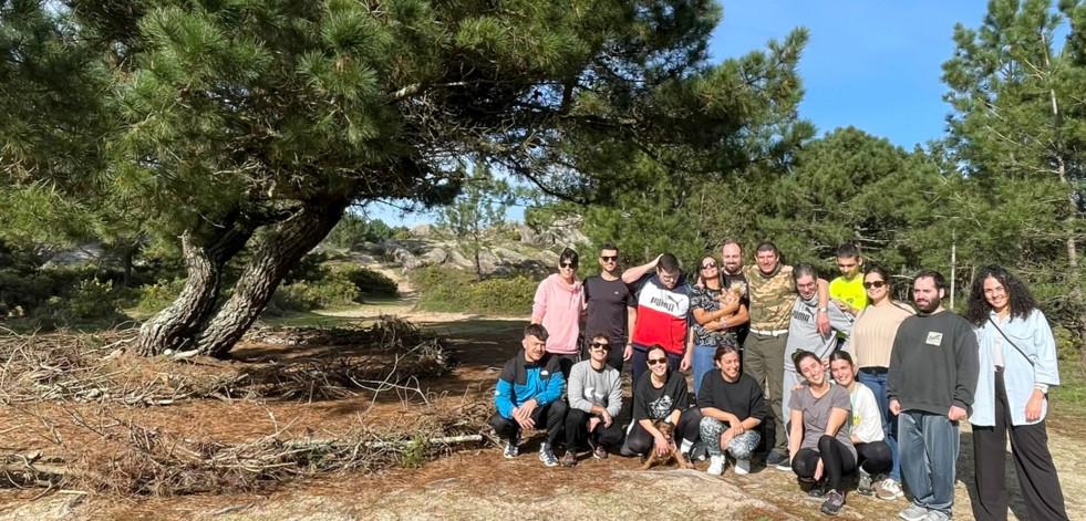 Ambar desarrolló en Couso una actividad de Land Art para impulsar su compromiso y la concienciación con los espacios naturales