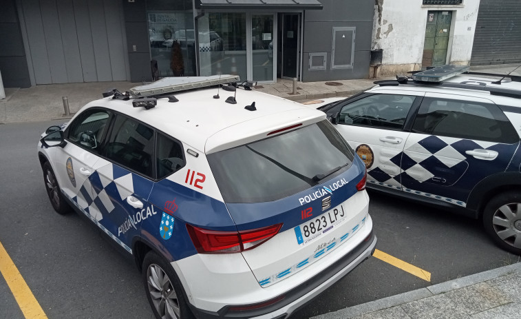 Detenido en Ribeira un individuo al que retuvieron los inquilinos de una vivienda en la que entró a robar con ellos dentro