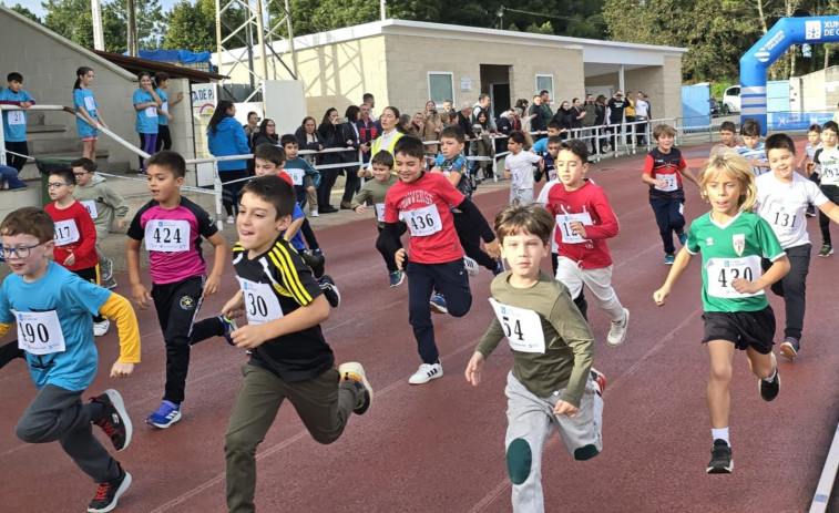 La fase del cros de los centros educativos de Boiro del programa Xogade contó con 390 de los 476 niños inscritos