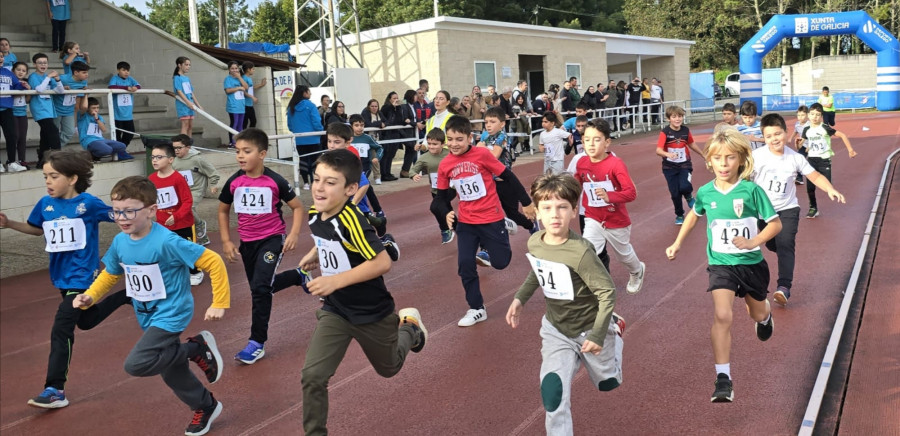 La fase del cros de los centros educativos de Boiro del programa Xogade contó con 390 de los 476 niños inscritos