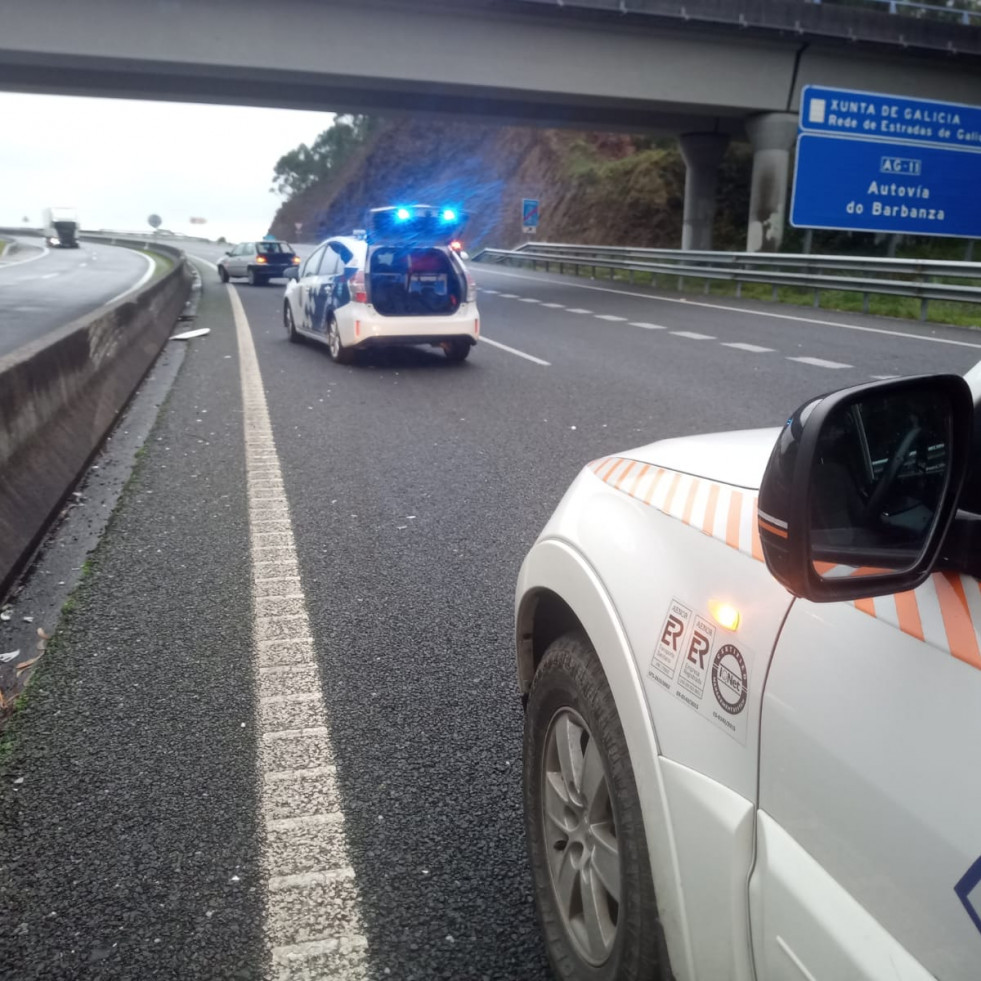 Herido un joven conductor en un aparatoso accidente de tráfico en la Autovía do Barbanza en A Pobra