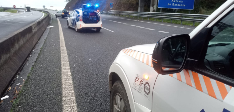 Herido un joven conductor en un aparatoso accidente de tráfico en la Autovía do Barbanza en A Pobra