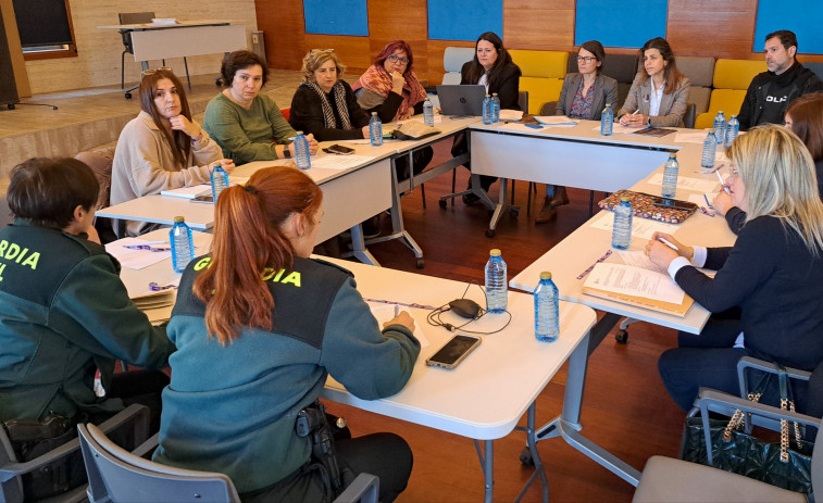 Guardia Civil y Policía Local realizan el seguimiento de 23 casos de víctimas de violencia machista en A Pobra