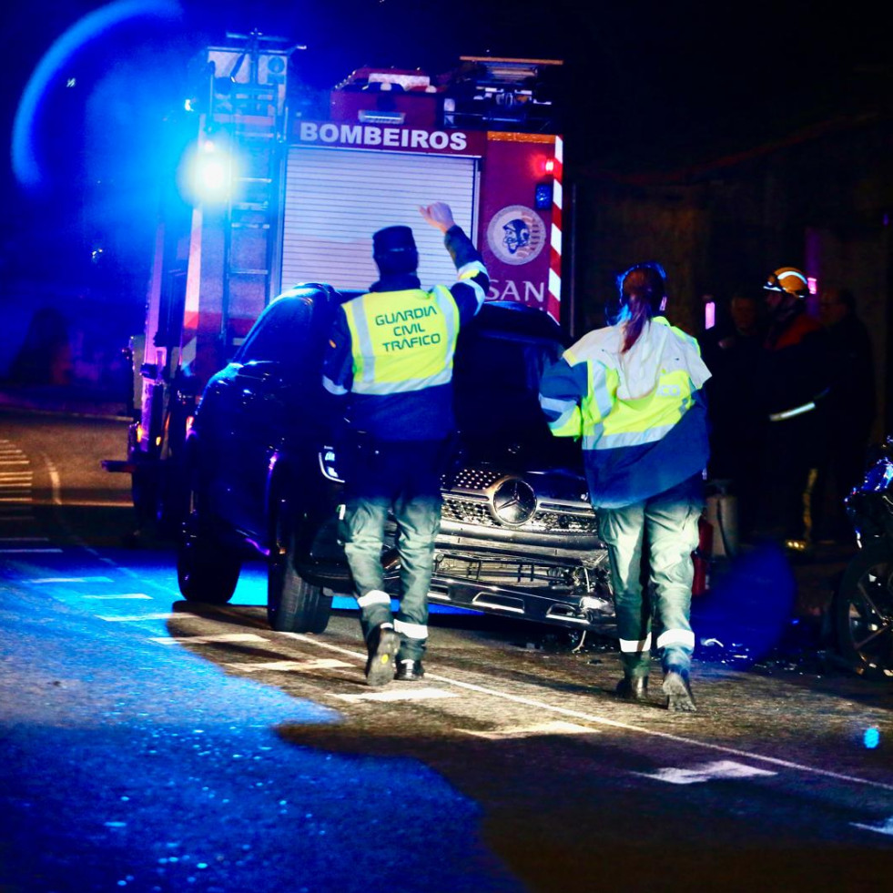 El alcalde de Sanxenxo, ileso en una colisión frontal contra otro coche en Meaño