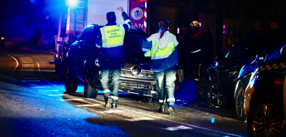 El alcalde de Sanxenxo, ileso en una colisión frontal contra otro coche en Meaño