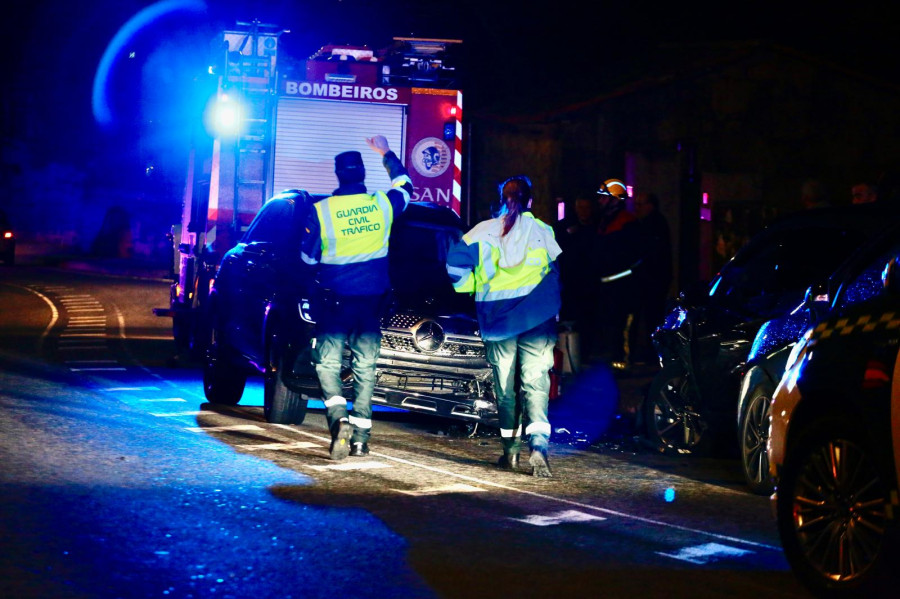 El alcalde de Sanxenxo, ileso en una colisión frontal contra otro coche en Meaño