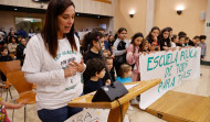 Las familias de Faxilde estallan ante la falta de recursos en el colegio: 