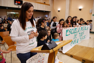 Familias de faxilde protestan en el pleno