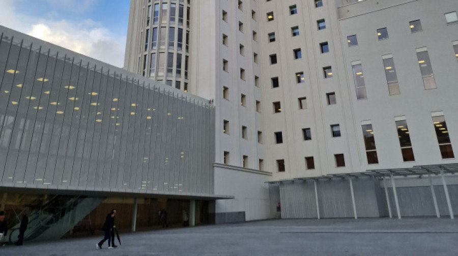 Desalojan la Ciudad de la Justicia de Vigo tras saltar la alarma por una persona fumando en los baños