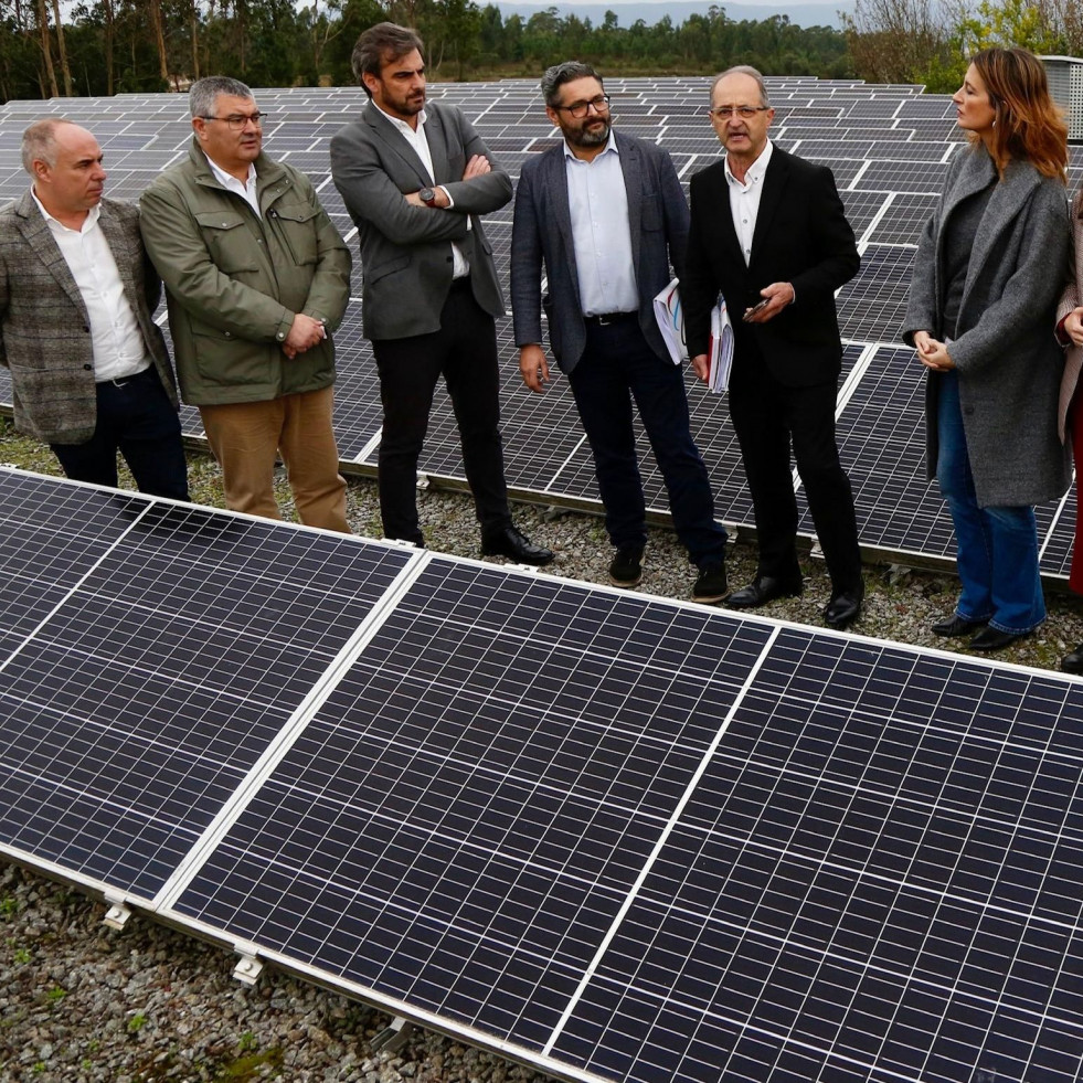 O Salnés prevé ahorrar 180.000 euros al año en energía con su nueva planta solar y una red neuronal artificial en el bombeo del agua