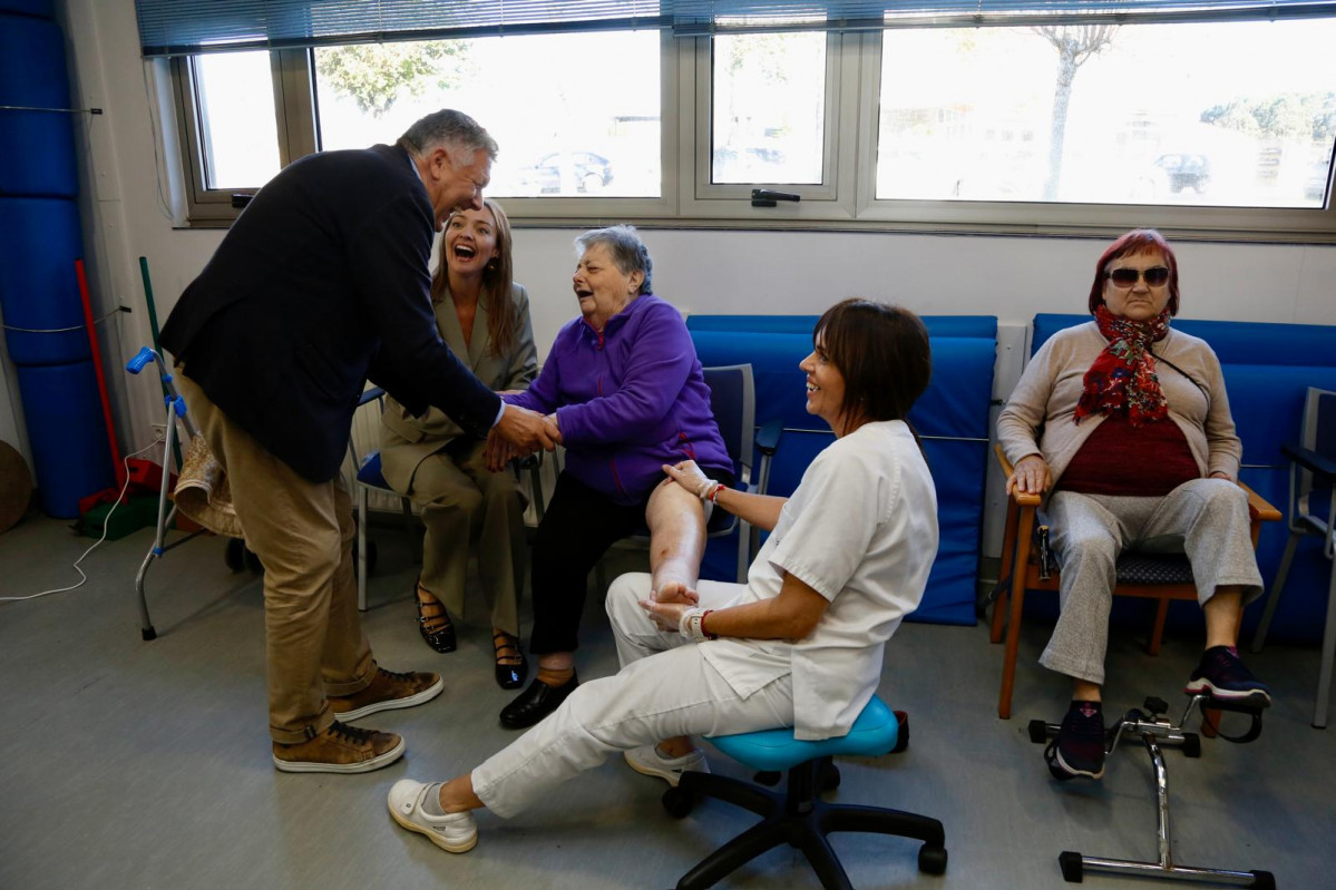 Visita aniversario centro de dia sanxenxo (1)