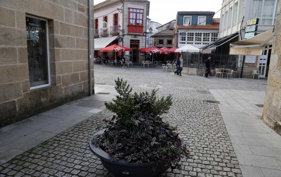 Cambados finaliza el borrador con las nuevas medidas para la carga y descarga en Fefiñáns