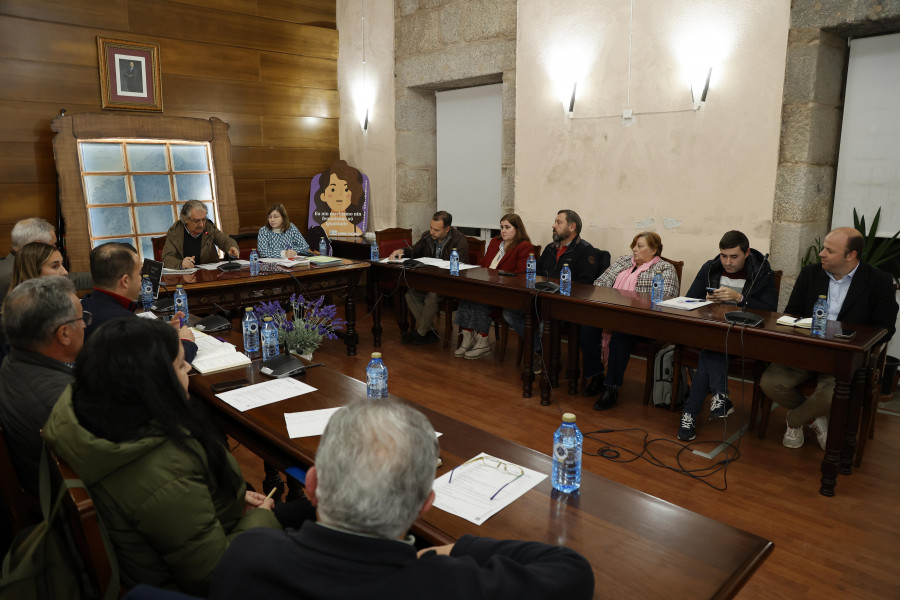 Vecinos de San Clemente reclaman en el Pleno el servicio de saneamiento tras dos décadas de “excusas”