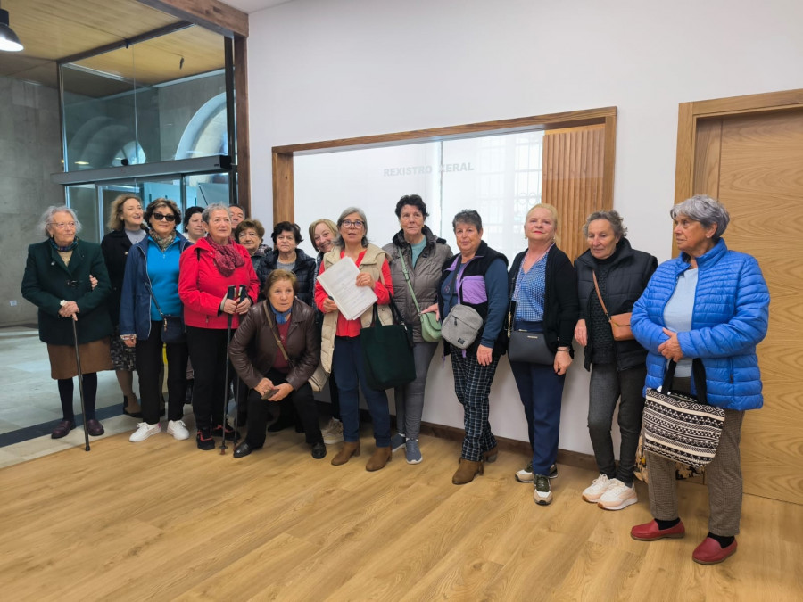 Mil firmas para que el asilo de Cambados sea público: “Mentres as mulleres de San Tomé sigamos en pé, non se vai vender”