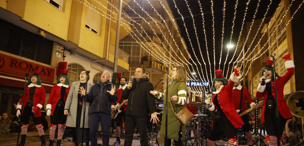 O Grove le da la bienvenida a la Navidad al ritmo de la música de Broken Peach