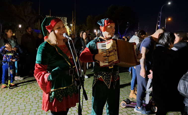 A Pobra le dio la bienvenida a la Navidad con luces, villancicos y el descubrimiento del belén