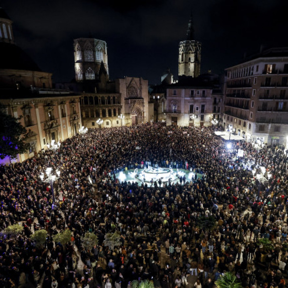 Una protesta exige la dimisión de Mazón un mes después de la DANA