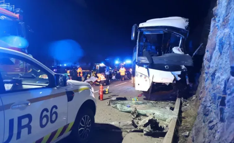 Al menos dos muertos y unos 40 heridos en un accidente de autocar en el Pirineo francés