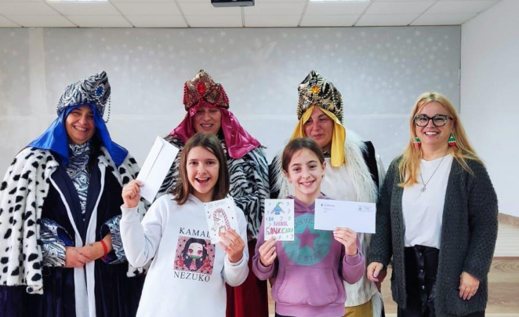 Veintiocho escolares, elegidos por sorteo, acompañarán a los Reyes Magos en la cabalgata de Sanxenxo