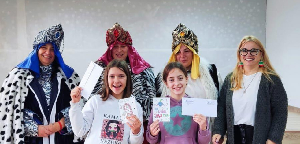 Veintiocho escolares, elegidos por sorteo, acompañarán a los Reyes Magos en la cabalgata de Sanxenxo