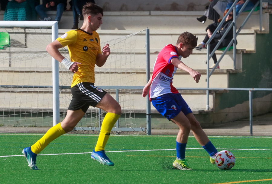 El Arosa juvenil sigue de dulce y tumba al Compostela (2-0)