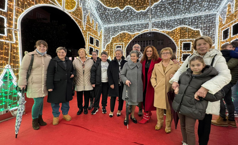 Arranca con mucha animación la Navidad en Boiro con el encendido del alumbrado a cargo de la Asociación Española Contra el Cáncer