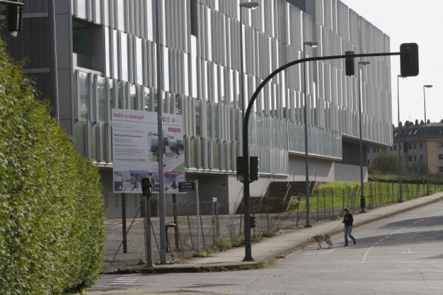 Alertan en Lugo de un niño que se había subido a una silla en el balcón para "contar coches"