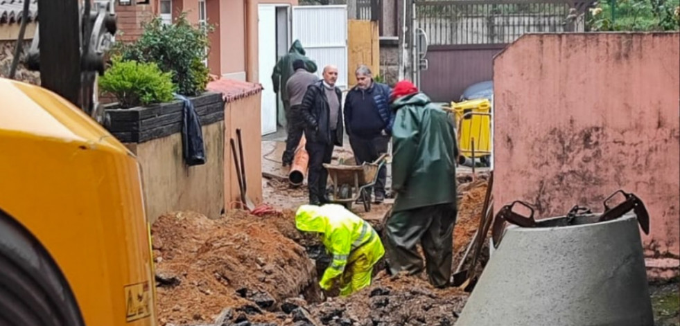 Comienza la reforma integral del Camiño Real en el tramo de O Conchido, en A Pobra