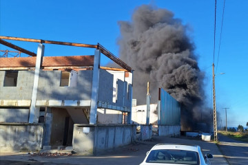 Incendio nave couso ribeira aguiño