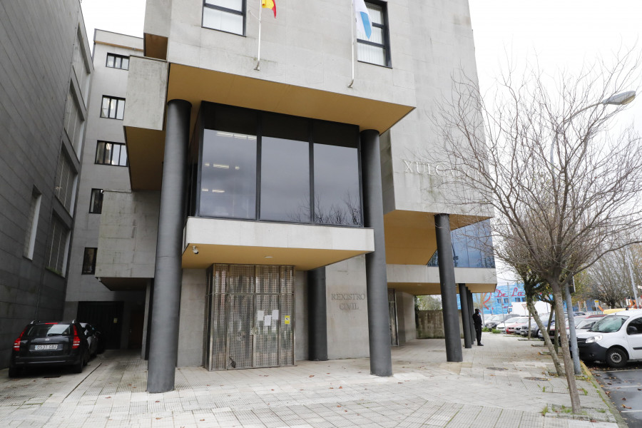 Investigan si una casa prefabricada en Cea se instaló en suelo rústico y sin licencia