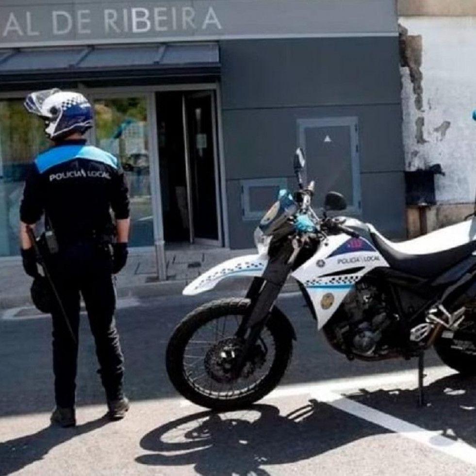 La Policía Local de Ribeira inicia una campaña de inspección de vados permanentes