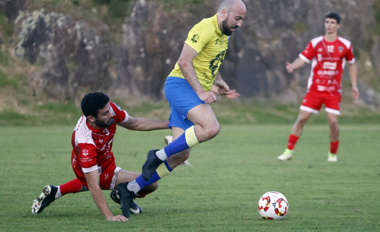 El Cambados busca hoy en Bouzas una victoria para auparse al play-off