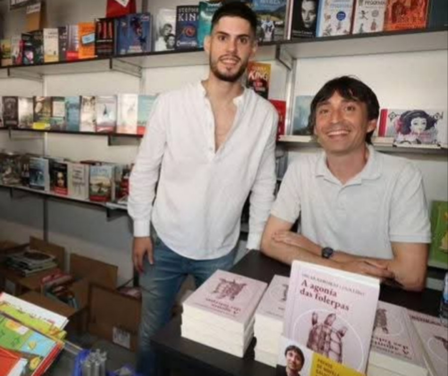 El rianxeiro Óscar Reboiras con "Cando o mundo é azul" gana el VII Premio de Literatura Infantil "Carlos Mosteiro" de A Pobra