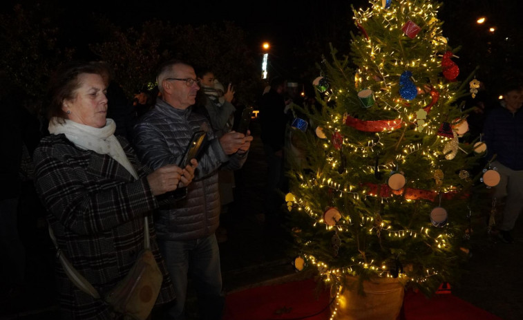 Bordóns celebra la primera “Festa de Nadal infantil solidaria”