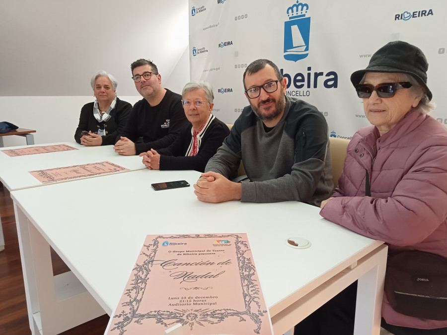 El Grupo Municipal de Teatro de Ribeira ofrecerá el lunes en el auditorio una lectura dramatizada de "Canción de Nadal"