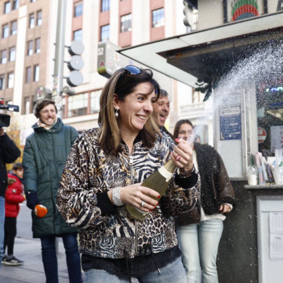 El número 75143, penúltimo Quinto Premio, cae también íntegro en Madrid