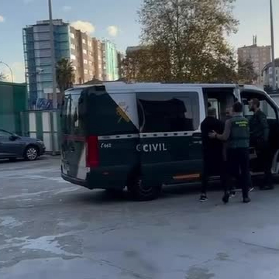 Desarticulado en Ribeira un grupo criminal especializado en defraudar con contratos telefónicos