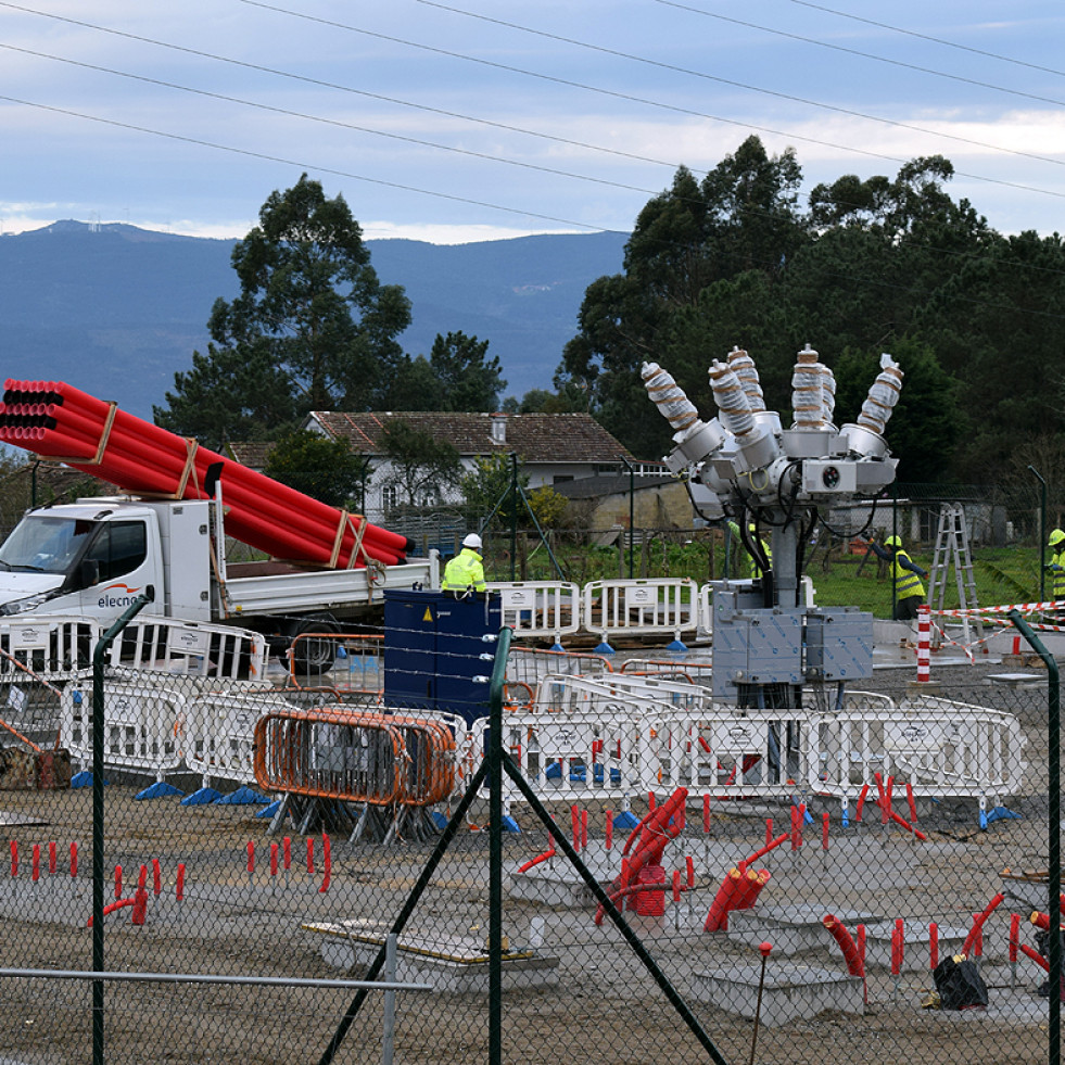 Valga avanza en las obras de la subestación eléctrica de A Medela, que suministrará al futuro polígono y a Extrugasa