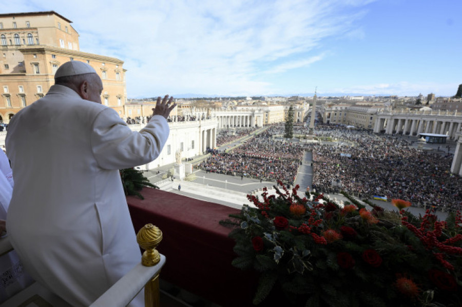 El papa pide en el mensaje de Navidad que callen las armas en Ucrania y en Oriente Medio