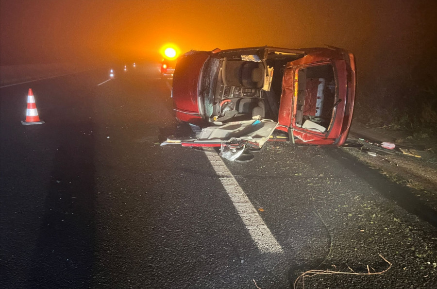 Herido de gravedad un conductor en un accidente con vuelco en la Autovía do Barbanza en Boiro