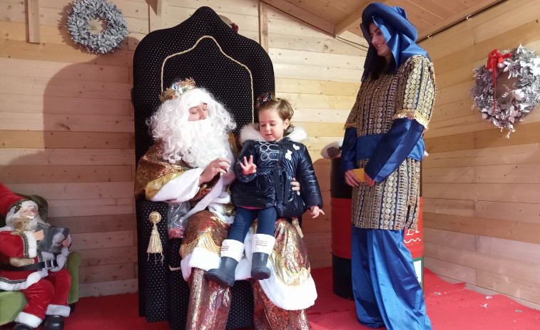 Visita anticipada y por sorpresa de Melchor a Ribeira en el Recuncho do Nadal