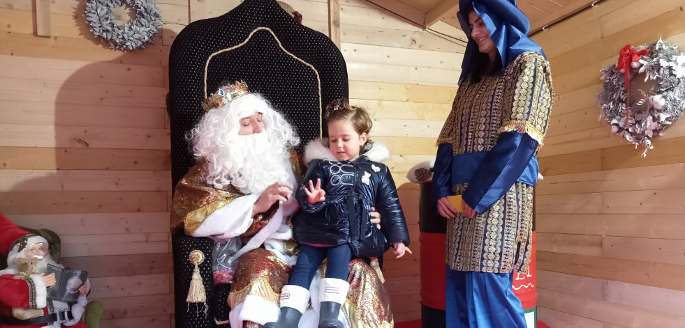 Visita anticipada y por sorpresa de Melchor a Ribeira en el Recuncho do Nadal