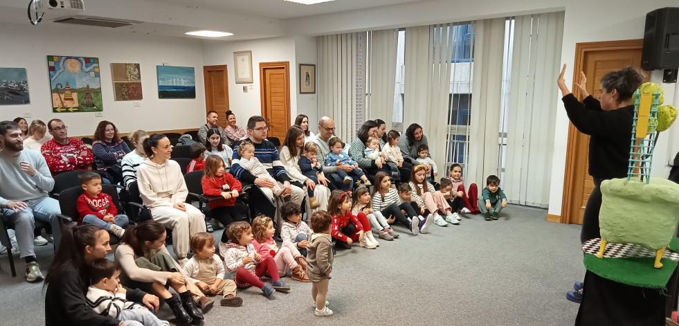 Exitoso Pekenadal con “Bichocas” a cargo de Xarope Tulú en el centro cultural Lustres Rivas de Ribeira