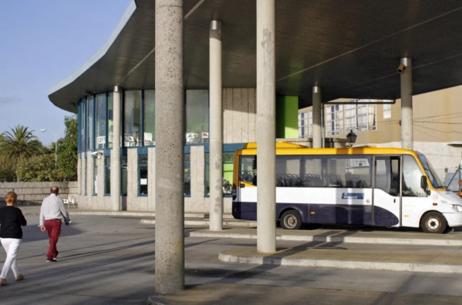 La pesadilla de viajar en bus por O Salnés