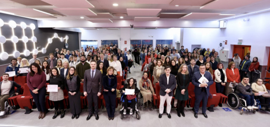 Fundación ONCE otorga en Galicia seis becas a estudiantes con discapacidad