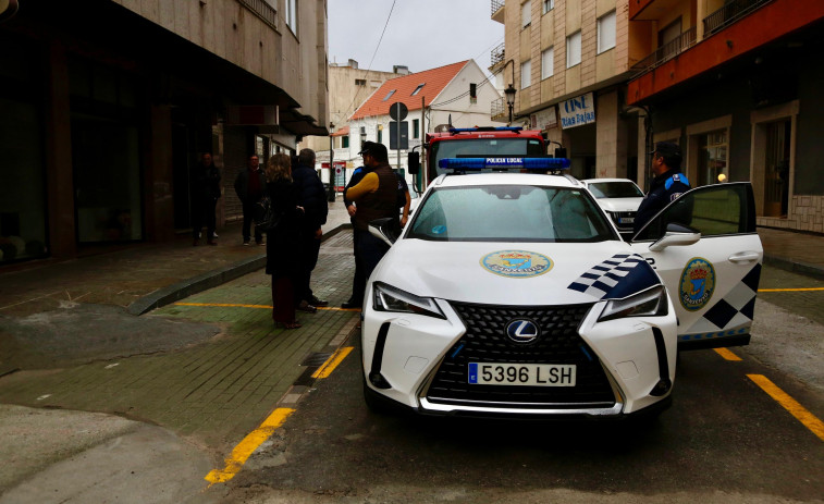 La Policía Local de Sanxenxo detiene a un vecino de Boiro por alteración del orden público