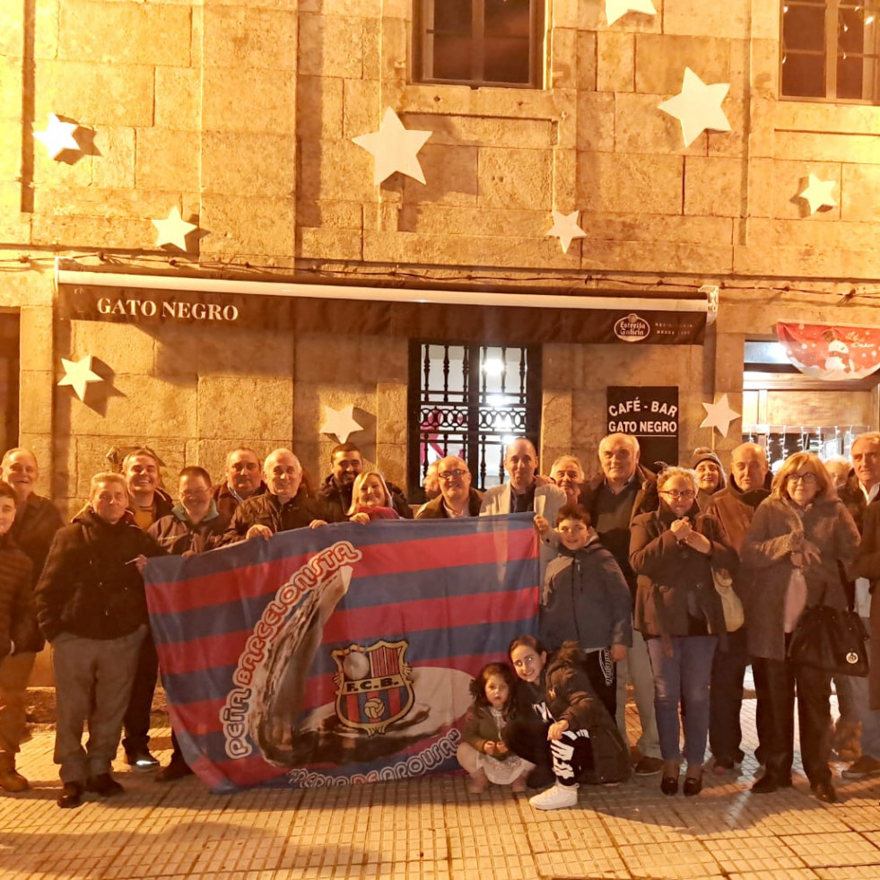 La peña barcelonista Perla de Arosa organiza hoy su tradicional pincho navideño